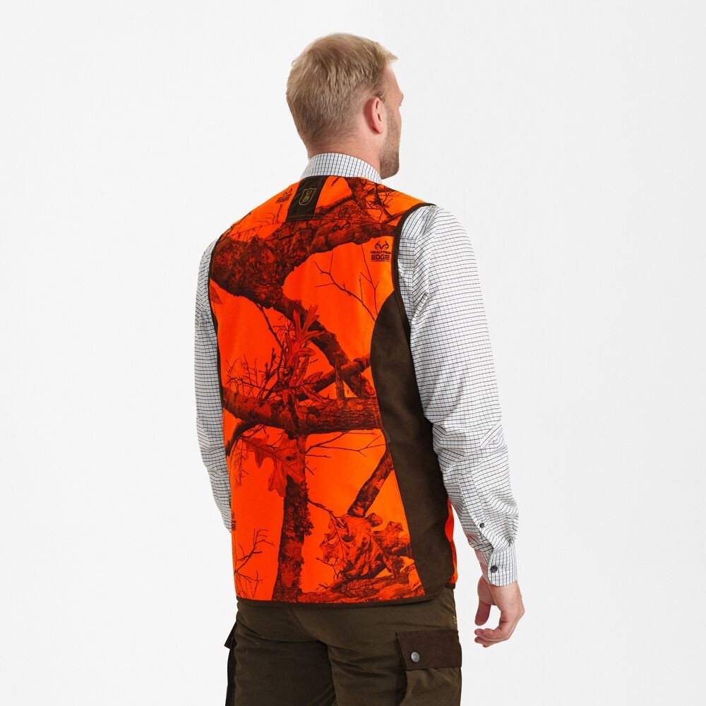 DeerhunterEagleVest-01